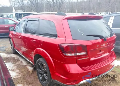 2019 Dodge Journey Crossroad z USA, uszkodzony, nr VIN 3C4PDCGG6KT857825